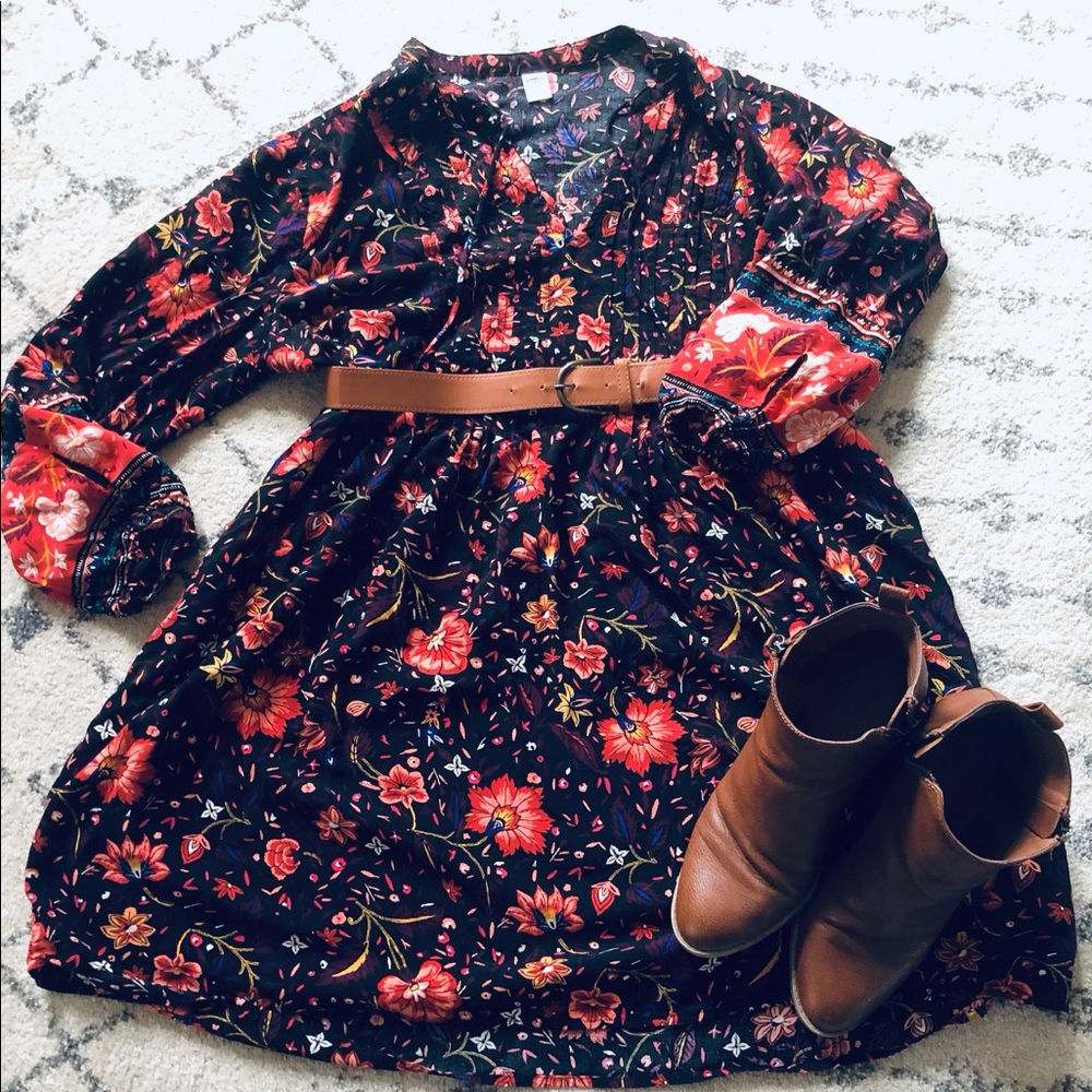 Old Navy Floral Long Sleeve Shift Dress